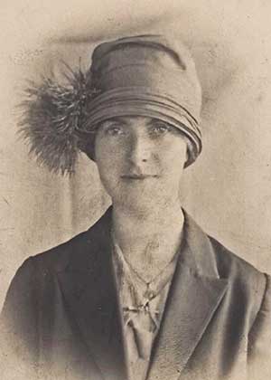 BELL, Annie (1898-1962) BELL, Annie (1898-1962)