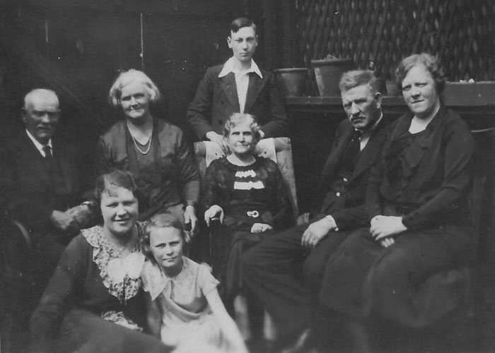 LIDDELL, John & Isabella and family
